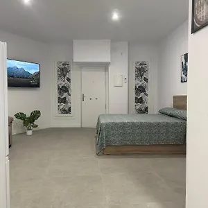 https://fantstico-piso-a-3-minutos-de-la-estacion-de-bus-y-tren.1costadelsol.com